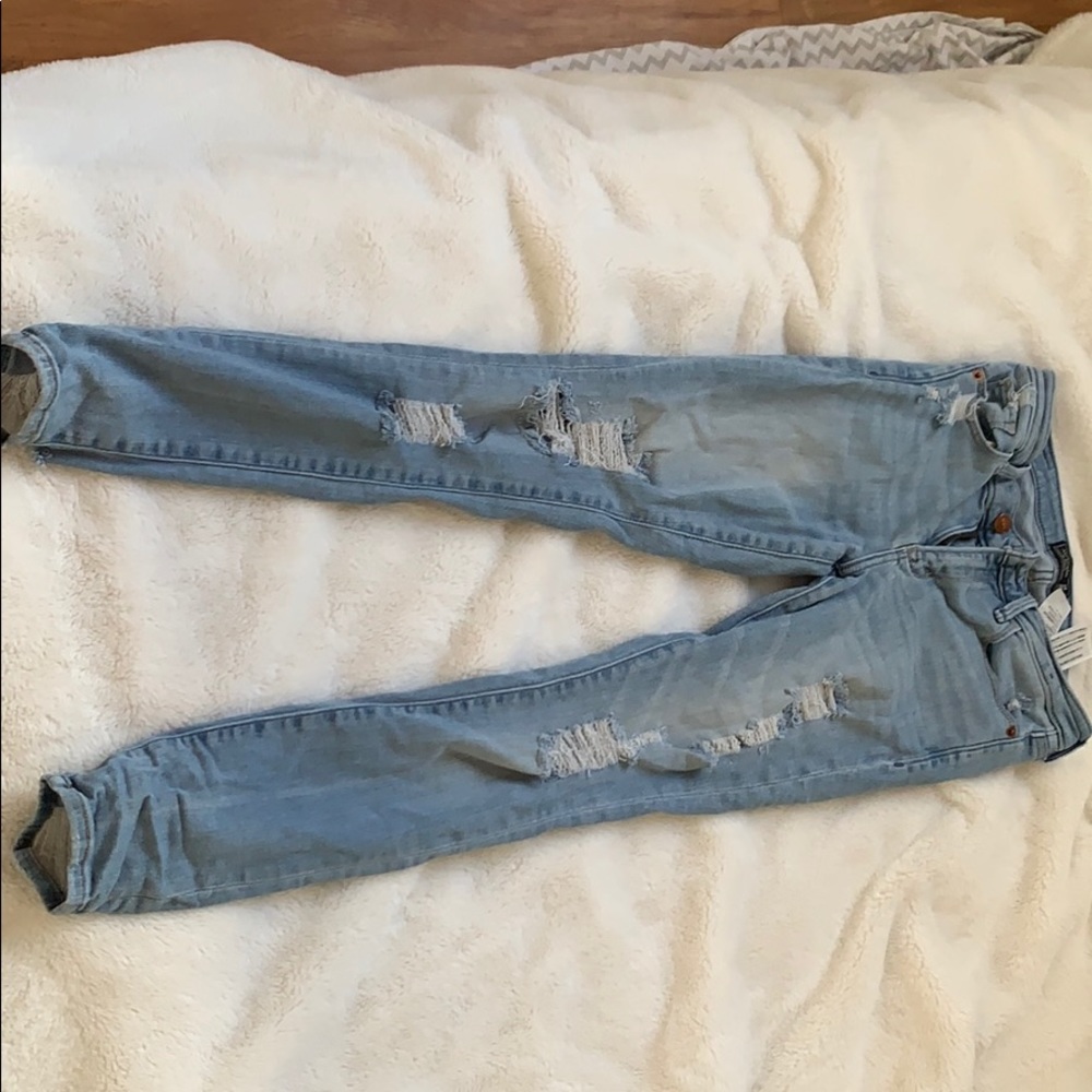 Abercrombie & Fitch size 00 (24in) low rise jeans